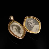 Antique Victorian Gold Cased Navette Engraved Ivy Leaves Photo Locket Pendant (6 of 7) Antique Victorian Gold Cased Navette Engraved Ivy Leaves Photo Locket Pendant (6 of 7)