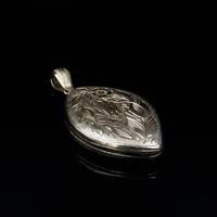 Antique Victorian Gold Cased Navette Engraved Ivy Leaves Photo Locket Pendant (2 of 7) Antique Victorian Gold Cased Navette Engraved Ivy Leaves Photo Locket Pendant (2 of 7)