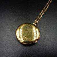 Antique Round Pin Stripe 9ct 9K Yellow Gold Circle Photo Locket & Chain Necklace (8 of 10) Antique Round Pin Stripe 9ct 9K Yellow Gold Circle Photo Locket & Chain Necklace (8 of 10)